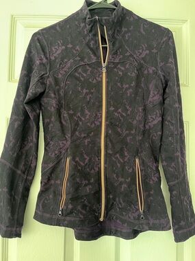 Lululemon define jacket size 4